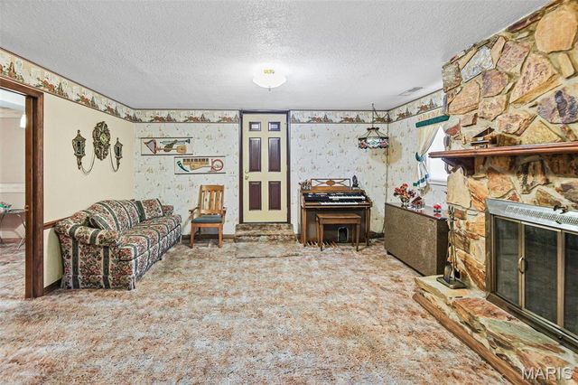 200 Rosemary Drive, Collinsville, IL 62234