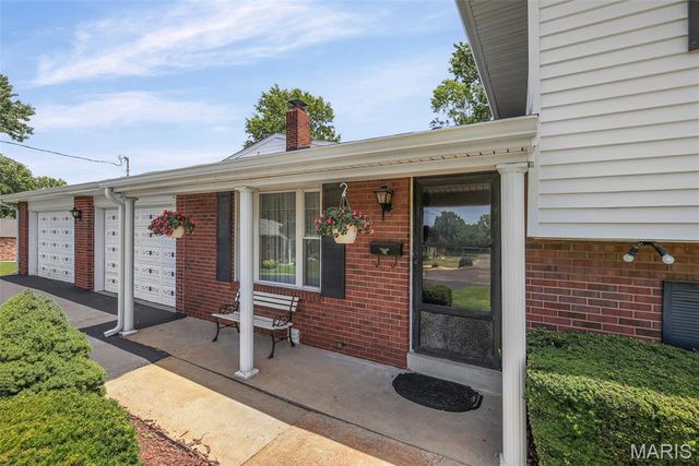 200 Rosemary Drive, Collinsville, IL 62234