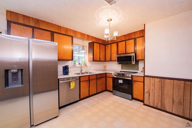 111 Briarwood Drive, Warner Robins, GA 31093