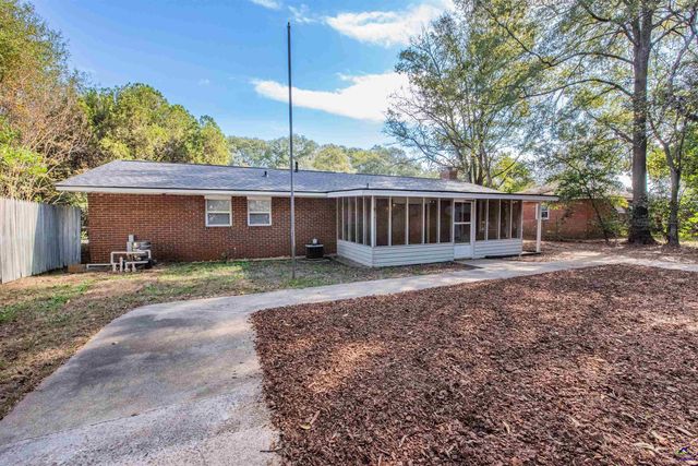 111 Briarwood Drive, Warner Robins, GA 31093
