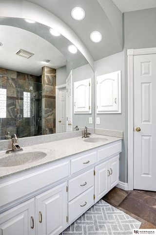 16260 Sage Street, Omaha, NE 68136