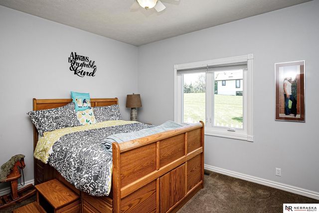 16260 Sage Street, Omaha, NE 68136