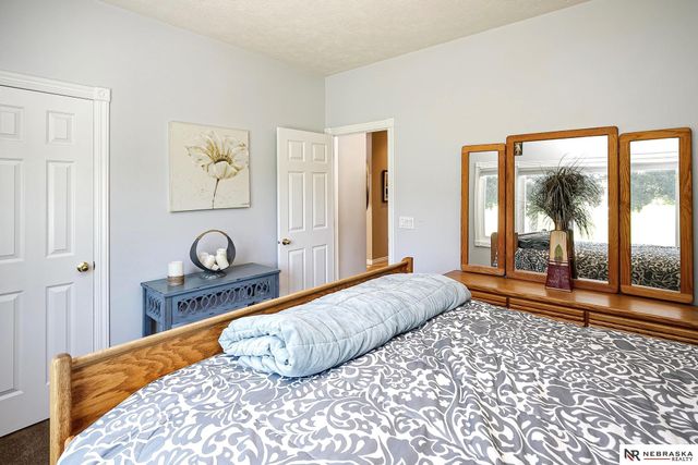 16260 Sage Street, Omaha, NE 68136