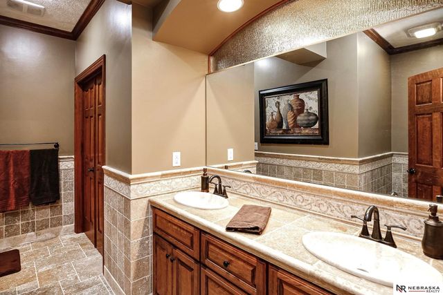 16260 Sage Street, Omaha, NE 68136