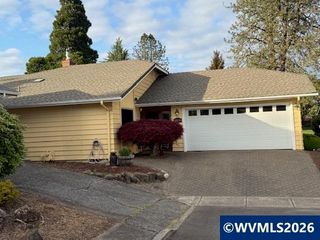 3218 Oakcrest Dr NW, Salem, OR 97304
