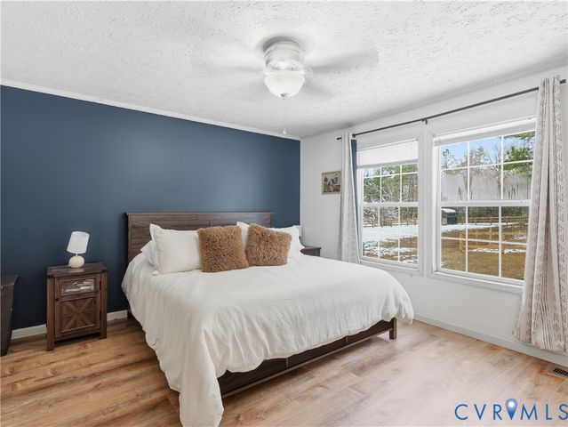 13520 Dykeland Rd, Amelia, VA 23002