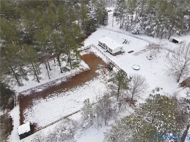 13520 Dykeland Rd, Amelia, VA 23002