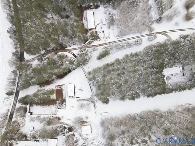 13520 Dykeland Rd, Amelia, VA 23002