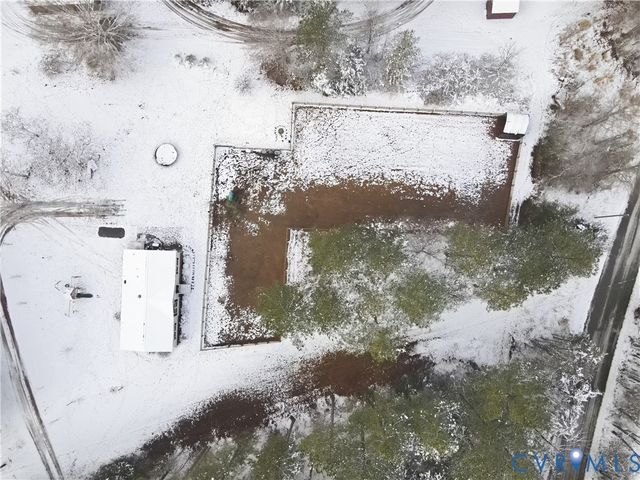 13520 Dykeland Rd, Amelia, VA 23002