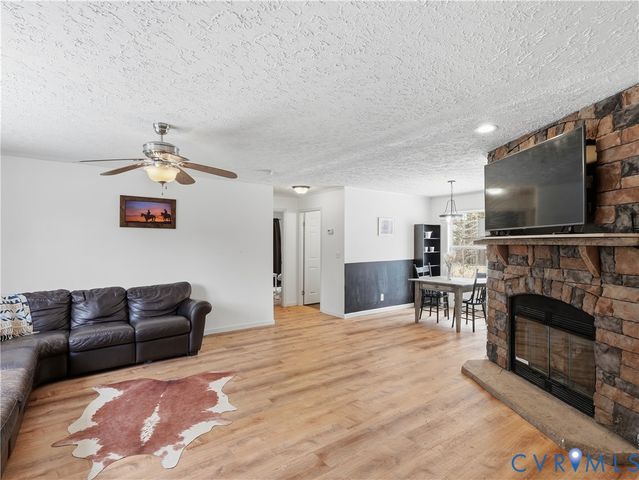 13520 Dykeland Rd, Amelia, VA 23002