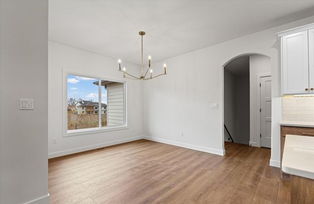 210 HELLWIG LN, Columbia, MO 65203