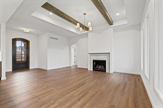 210 HELLWIG LN, Columbia, MO 65203