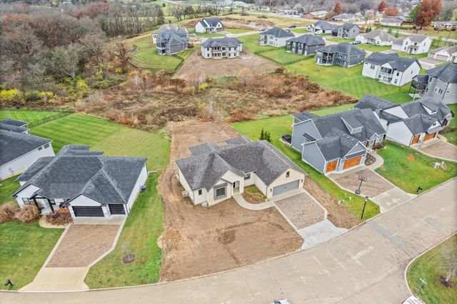 210 HELLWIG LN, Columbia, MO 65203