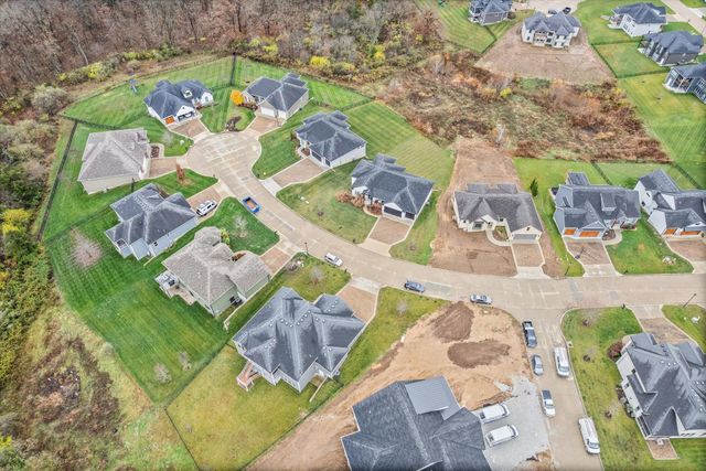 210 HELLWIG LN, Columbia, MO 65203