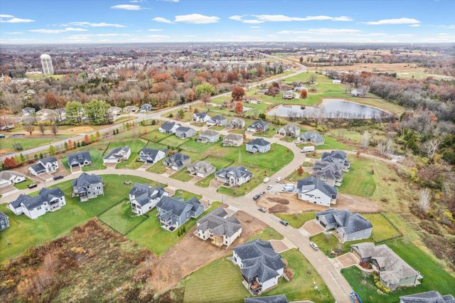 210 HELLWIG LN, Columbia, MO 65203