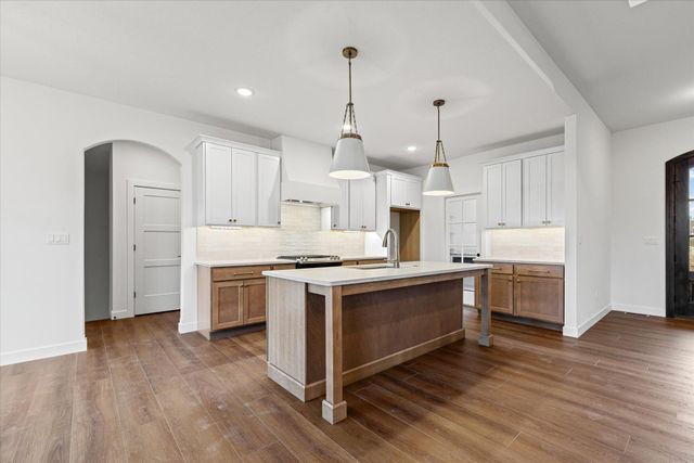 210 HELLWIG LN, Columbia, MO 65203