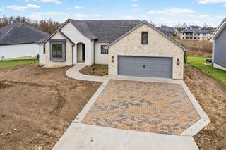 210 HELLWIG LN, Columbia, MO 65203