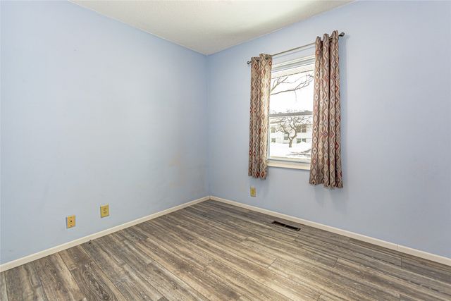 6008 Eastview Avenue SW, Cedar Rapids, IA 52404