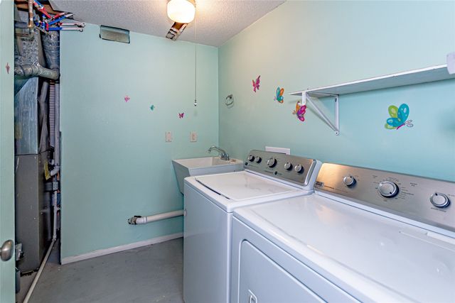 6008 Eastview Avenue SW, Cedar Rapids, IA 52404