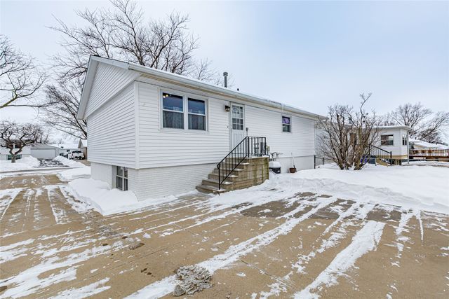6008 Eastview Avenue SW, Cedar Rapids, IA 52404