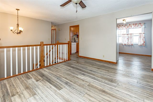 6008 Eastview Avenue SW, Cedar Rapids, IA 52404