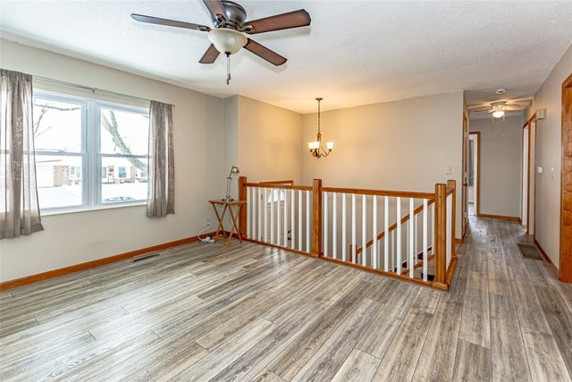 6008 Eastview Avenue SW, Cedar Rapids, IA 52404