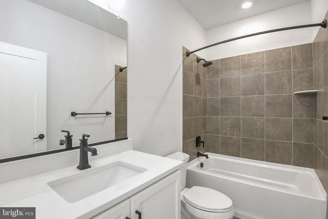 ELIANA COURT - CHESAPEAKE MODEL, Glenn Dale, MD 20769