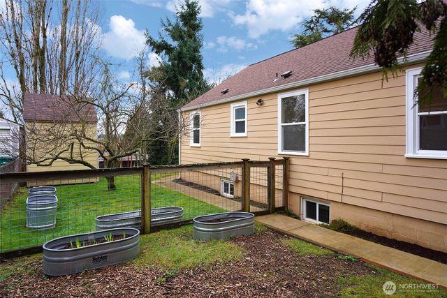 10633 21st Avenue SW, Seattle, WA 98146