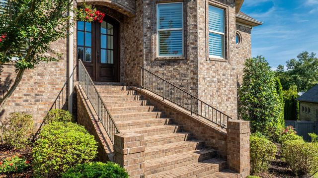 8 Ledge Rock Cove, Little Rock, AR 72211