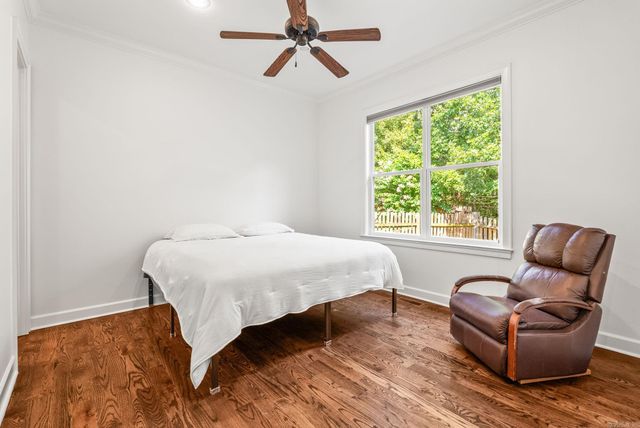 8 Ledge Rock Cove, Little Rock, AR 72211