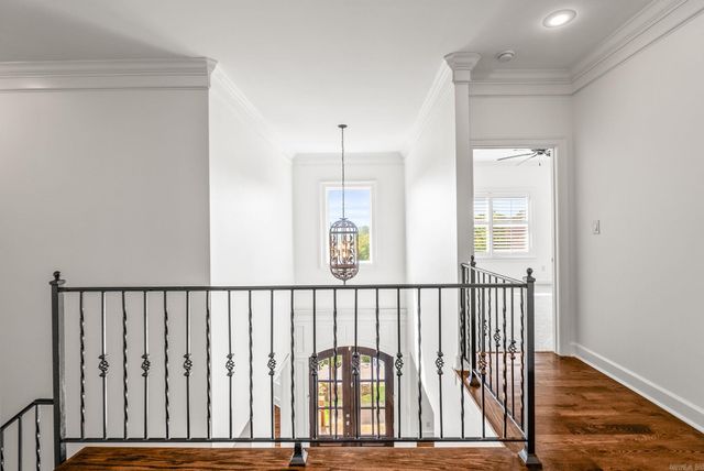 8 Ledge Rock Cove, Little Rock, AR 72211