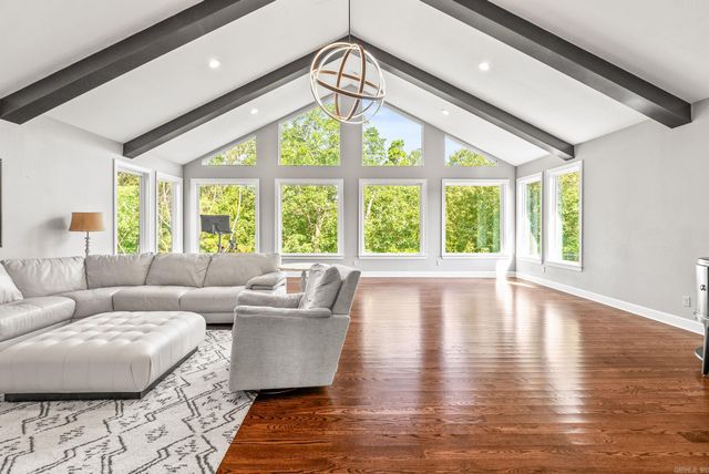 8 Ledge Rock Cove, Little Rock, AR 72211