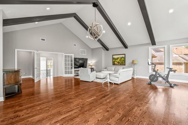 8 Ledge Rock Cove, Little Rock, AR 72211