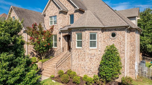 8 Ledge Rock Cove, Little Rock, AR 72211