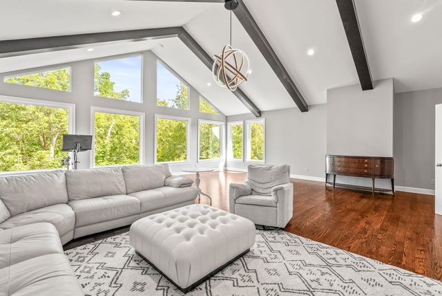 8 Ledge Rock Cove, Little Rock, AR 72211