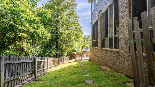 8 Ledge Rock Cove, Little Rock, AR 72211