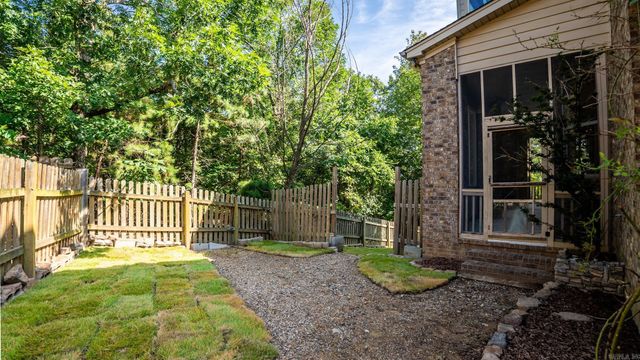 8 Ledge Rock Cove, Little Rock, AR 72211