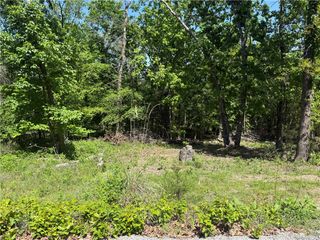 36 Venus Avenue, Holiday Island, AR 72631