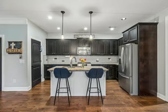 1099 Paddock Park Cir, Gallatin, TN 37066