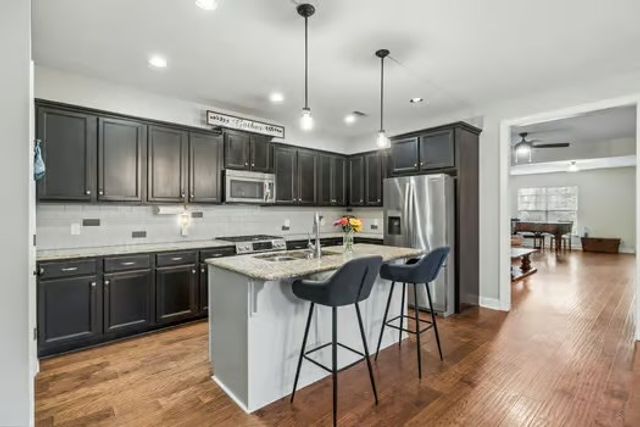 1099 Paddock Park Cir, Gallatin, TN 37066