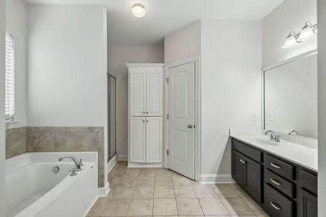 1099 Paddock Park Cir, Gallatin, TN 37066