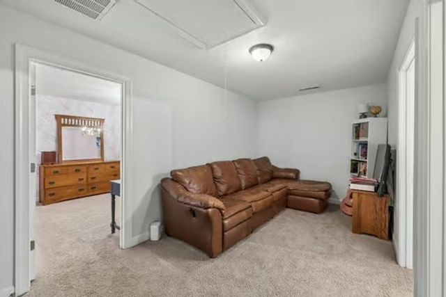 1099 Paddock Park Cir, Gallatin, TN 37066