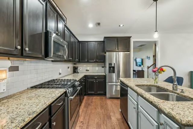 1099 Paddock Park Cir, Gallatin, TN 37066