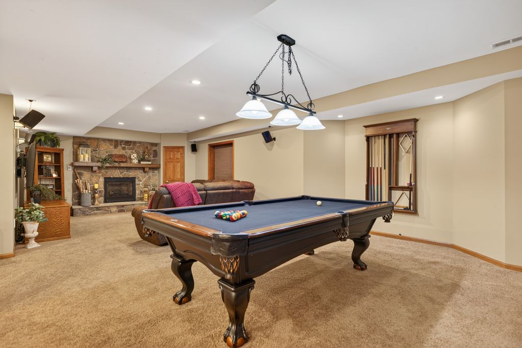 Image 18 of property listing at 6608 Erin Road, Mchenry, IL 60050
