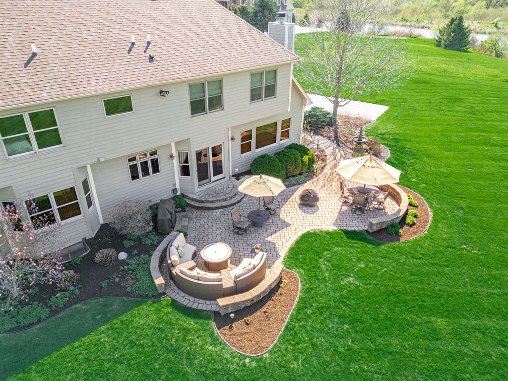 Image 25 of property listing at 6608 Erin Road, Mchenry, IL 60050