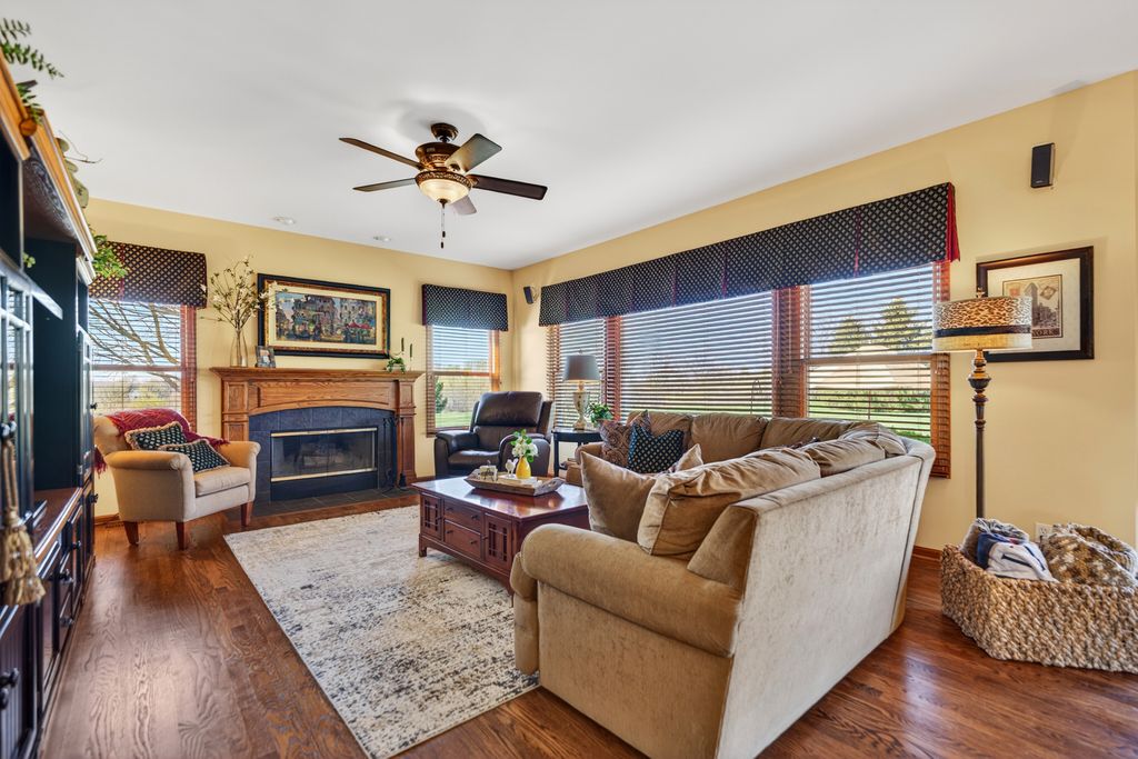 Image 9 of property listing at 6608 Erin Road, Mchenry, IL 60050