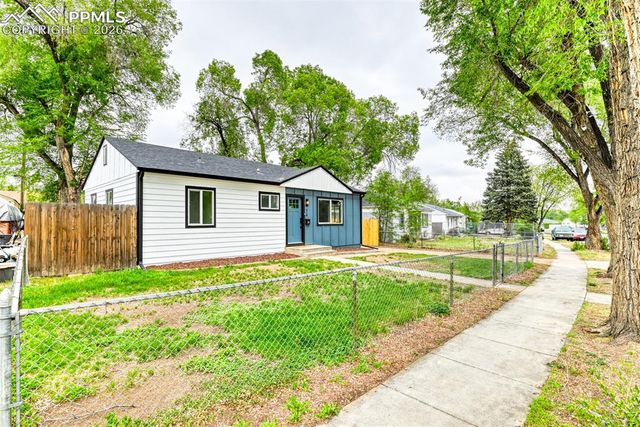 618 E Saint Elmo Avenue, Colorado Springs, CO 80905
