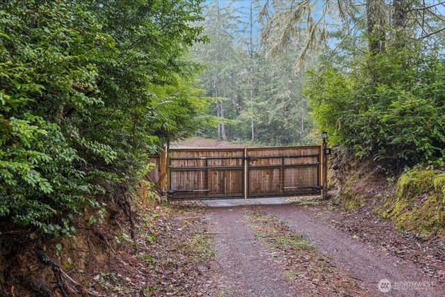 1704 186th Avenue NW, Lakebay, WA 98349