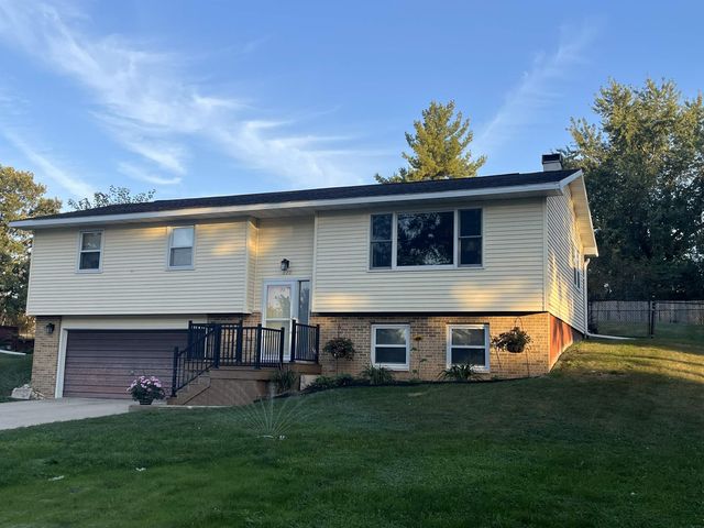 220 Terrace Drive, Independence, IA 50644