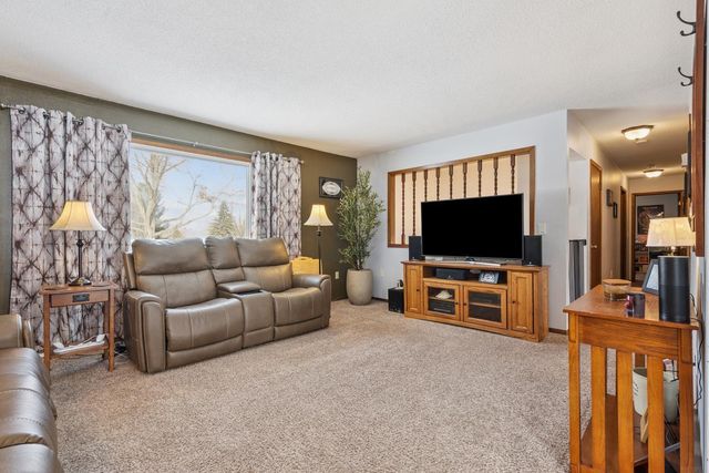 220 Terrace Drive, Independence, IA 50644